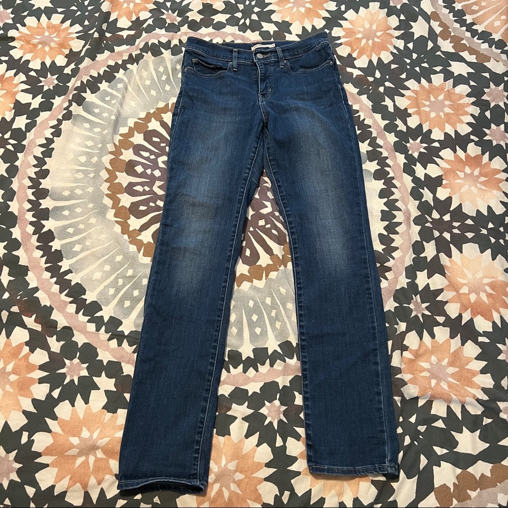 Levi’s 312 Shaping Slim Jean